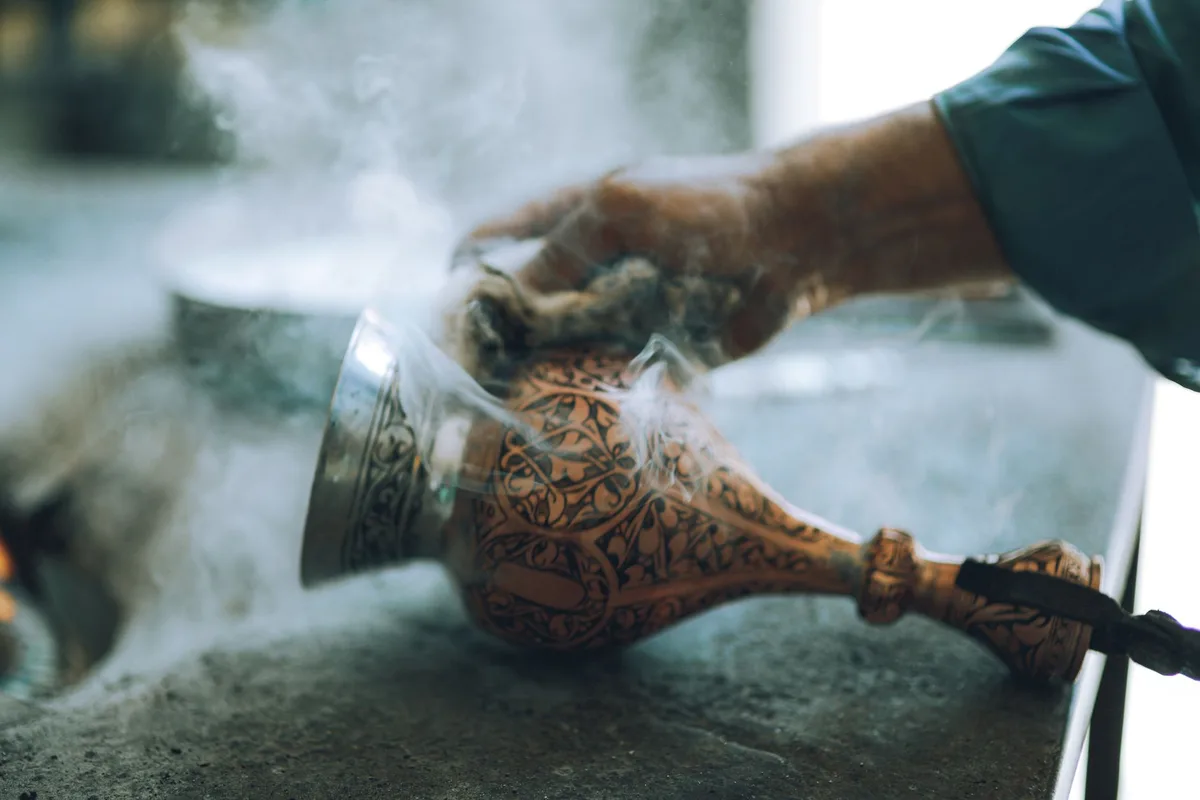 گلدان مسی قلم‌زنی