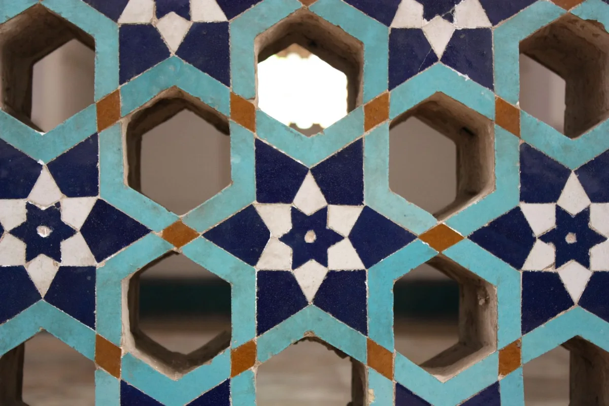 کاشی هفترنگ دیوارکوب طرح گل و مرغ