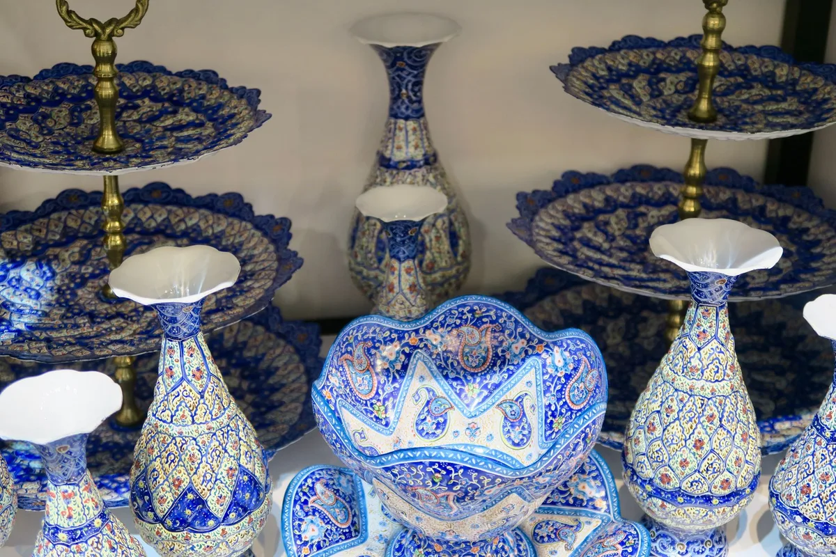 شکلات‌خوری پایه‌دار میناکاری